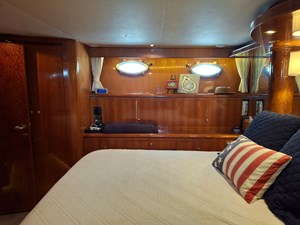 64 Ocean Alexander  27 