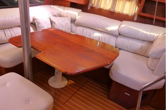 THUMPER 16 Salon Dinette