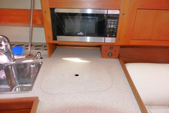THUMPER 23 Galley Microwave