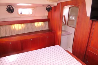 THUMPER 35 Master Cabin Port Fwd