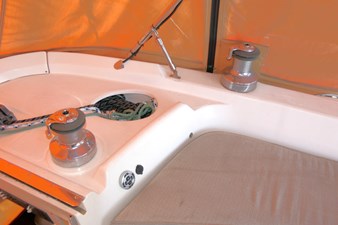 THUMPER 59 Cockpit WInches Stbd