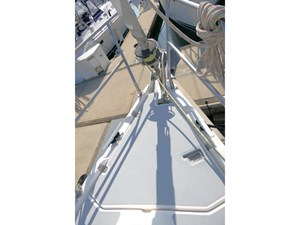 THUMPER 78 Deck Bow