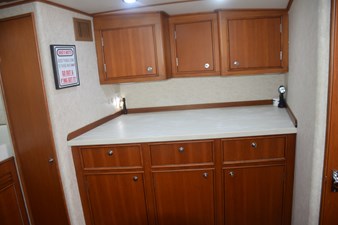 Starboard salon cabinet, countertop