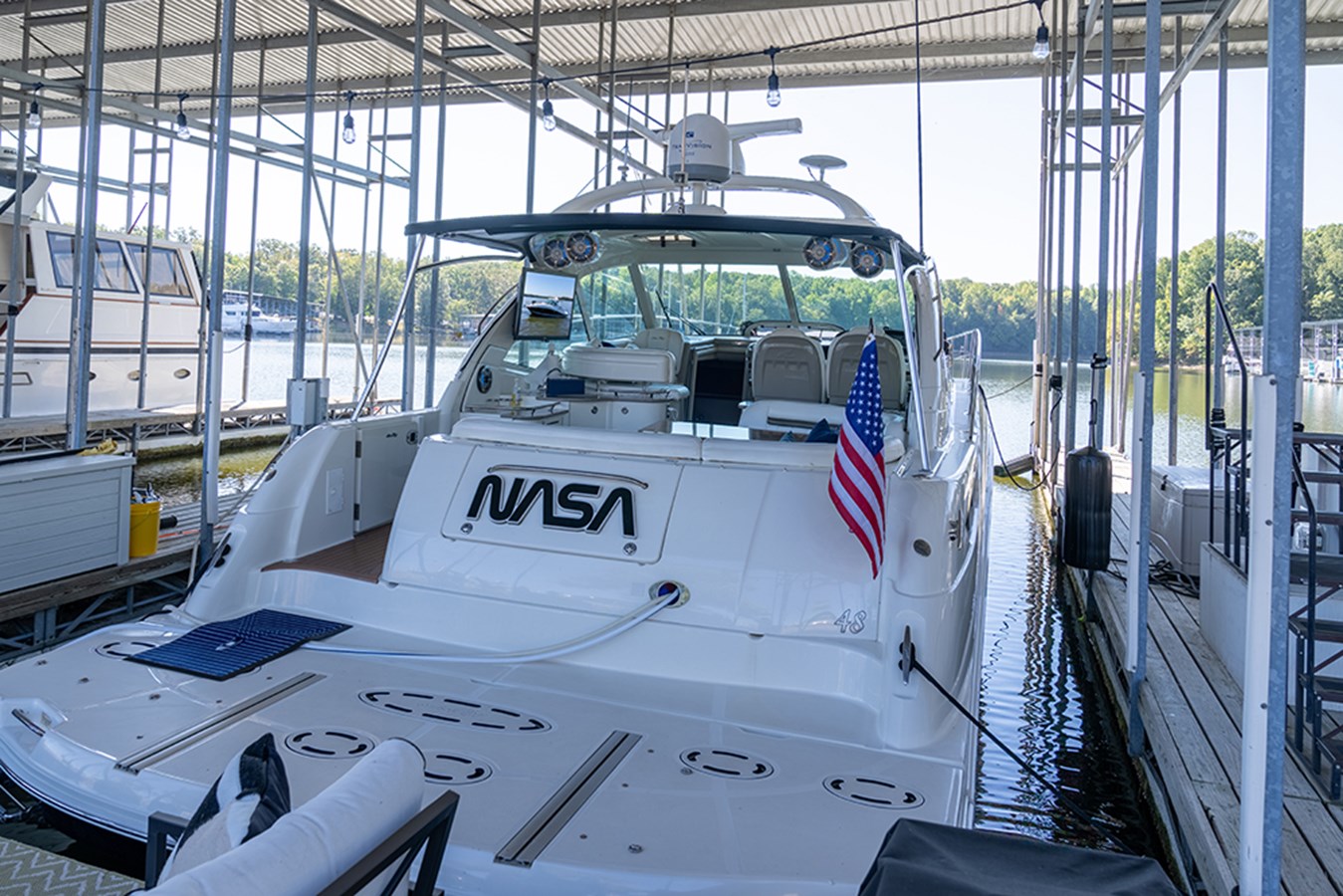 Transom (in slip)