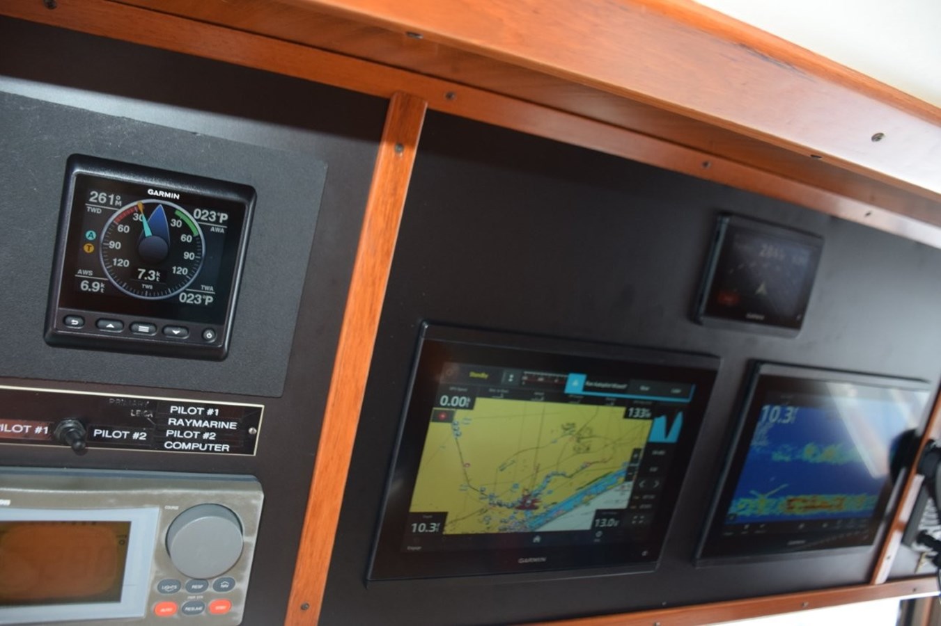 Recent Garmin suite with two 12-inch displays, autopilot and data station