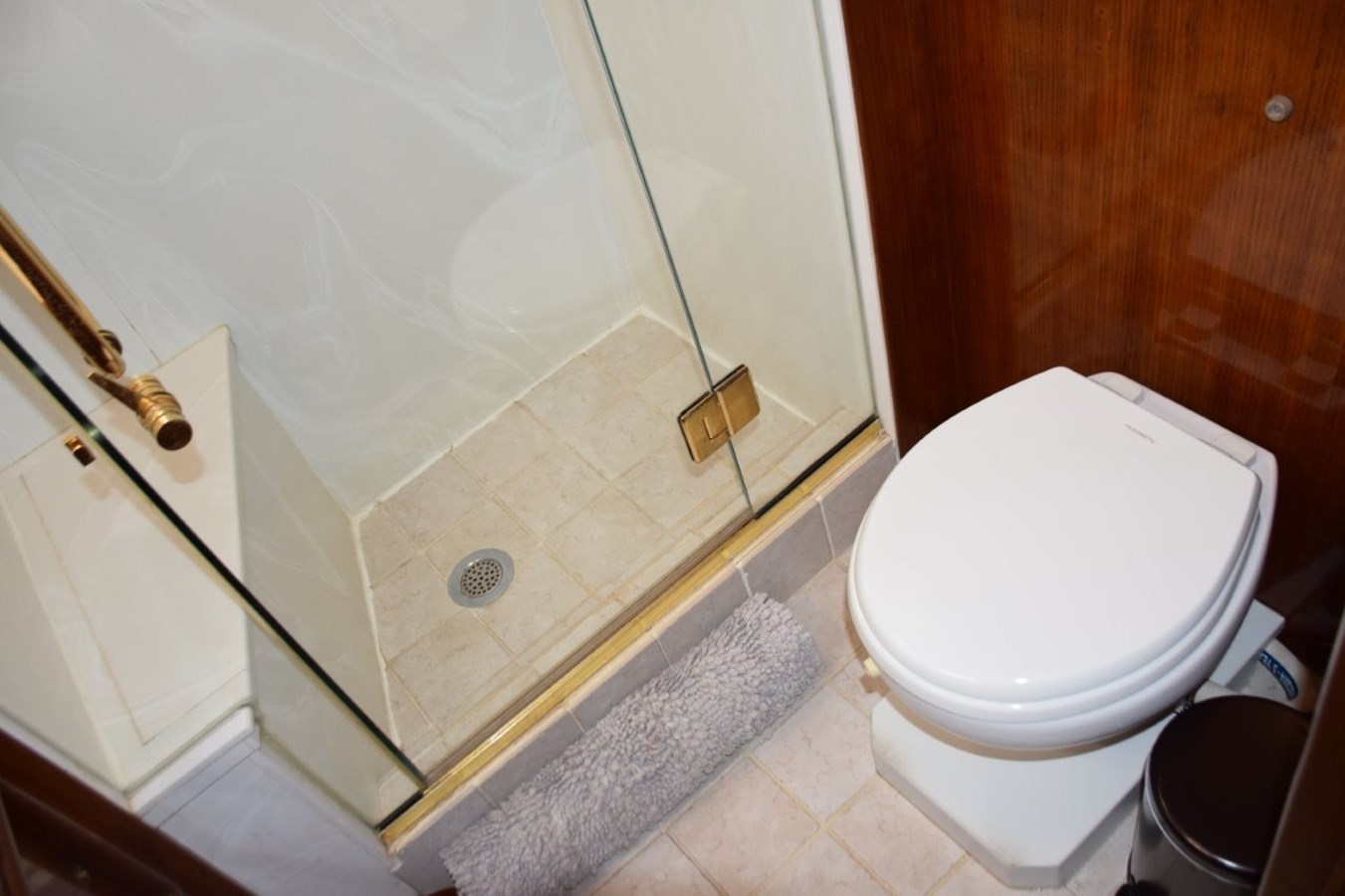 Tile sole and all new Dometic freshwater head system
