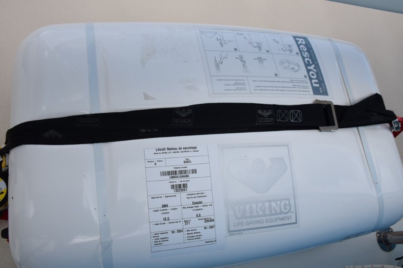 Newer 6-man Viking emergancy cannister raft