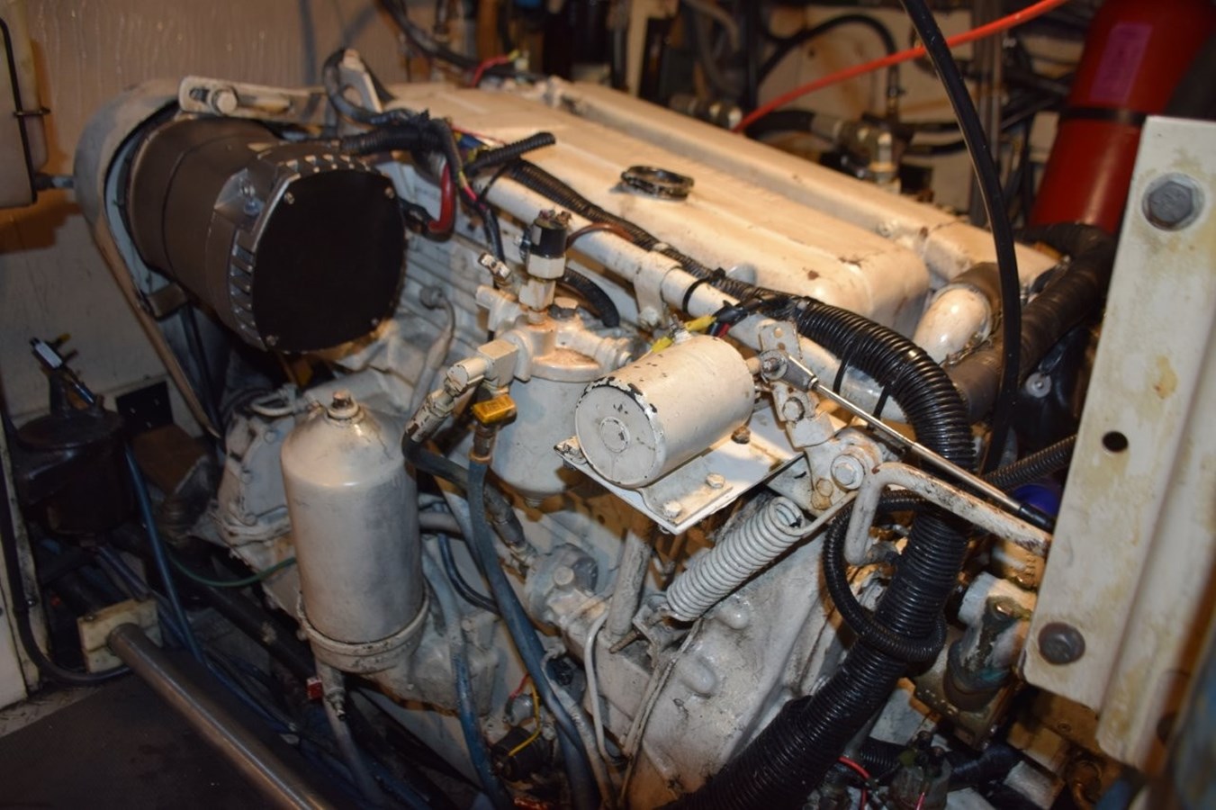 Detroit Diesel 4-53 natural, starboard side motor