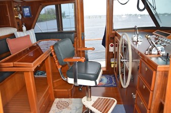 View out the port side pilothouse door