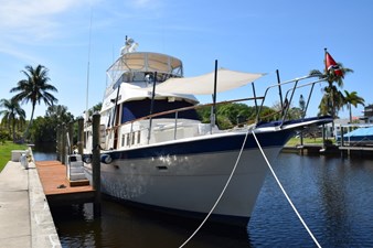 Bow view with sail shade deployed