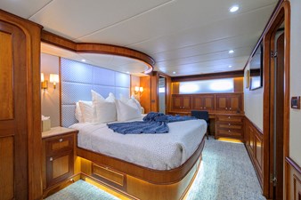 ON OUR WAY 20 Master Stateroom