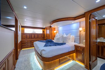 ON OUR WAY 22 Master Stateroom