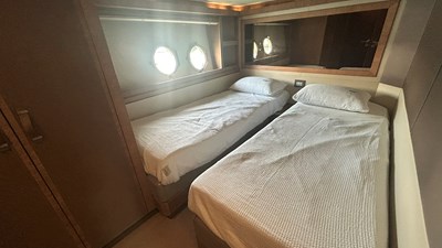 AURORA 62 Twin Cabins