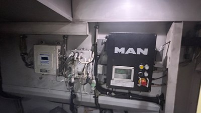 AURORA 68 Engine room