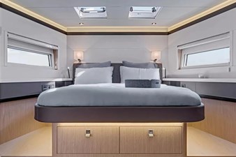 Beneteau Oceanis Yacht 62 10 