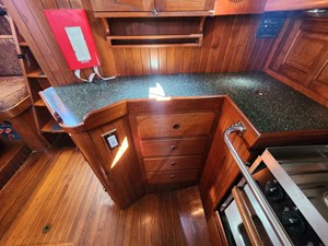 HEURE BLEUE 14 Galley storage