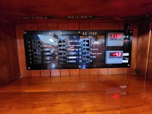 HEURE BLEUE 36 Distribution panel