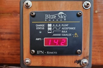 HEURE BLEUE 38 Solar controller