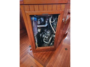 HEURE BLEUE 41 Engine access