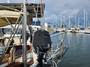 HEURE BLEUE 46 Outboard mount