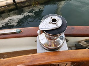 HEURE BLEUE 56 Cockpit winch