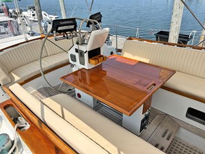 BEAU GESTE 12 Little Harbor 60, BEAU GESTE, Cockpit Table