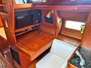 BEAU GESTE 28 Little Harbor 60, BEAU GESTE, Nav Station