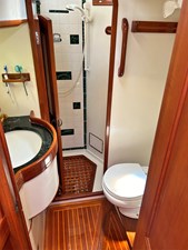 BEAU GESTE 37 Little Harbor 60, BEAU GESTE, Owners Head