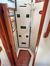 BEAU GESTE 38 Little Harbor 60, BEAU GESTE, Owners Shower