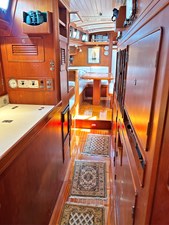 BEAU GESTE 32 Little Harbor 60, BEAU GESTE, Passageway Forward
