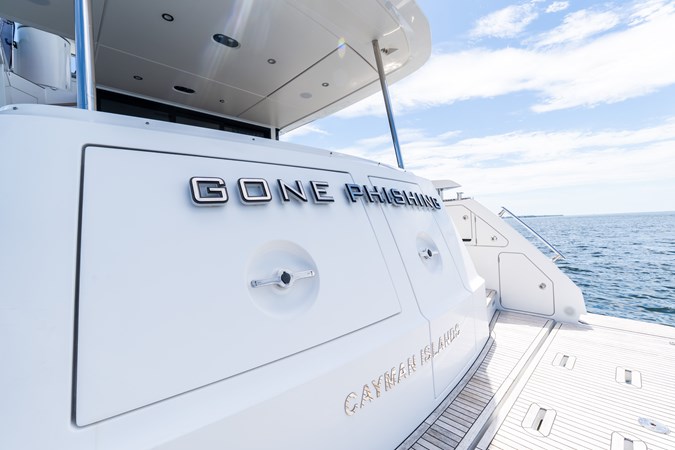 GONE PHISHING - Яхта на продажу