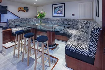BLACKWOOD 6 Galley / Dining