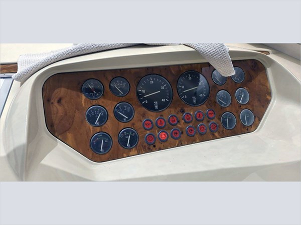 60' PRINCESS 1996 FLYBRIDGE SPORT CRUISER - Яхта на продажу