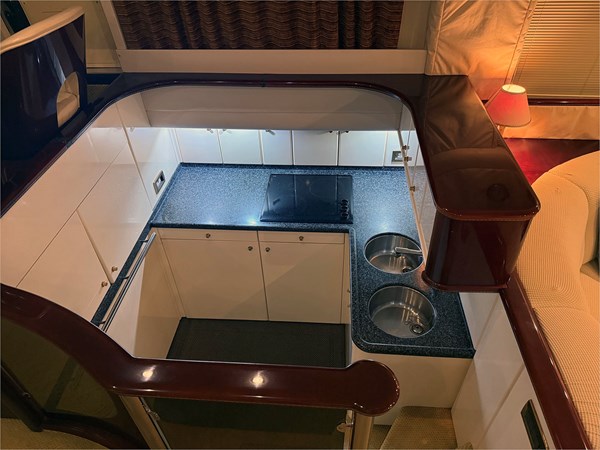 60' PRINCESS 1996 FLYBRIDGE SPORT CRUISER - Яхта на продажу