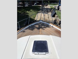 51' Mochi 2005 Dolphin 6 