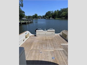 51' Mochi 2005 Dolphin 8 