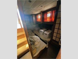 51' Mochi 2005 Dolphin 26 
