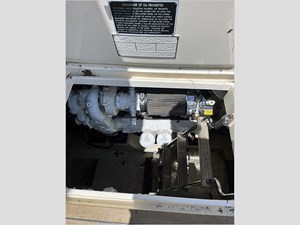 51' Mochi 2005 Dolphin 28 