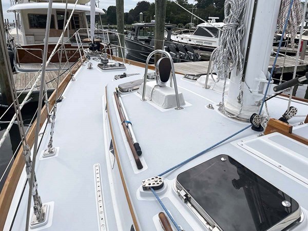 MALAMOK, Little Harbor 46 Deck, Fwd.