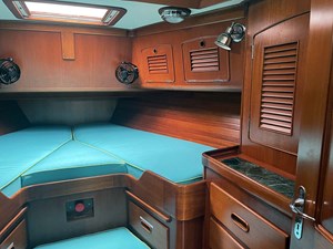 MALAMOK 25 MALAMOK, Little Harbor 46 Fwd Stateroom Detail