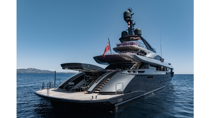 FLYING DAGGER III - Yacht for sale