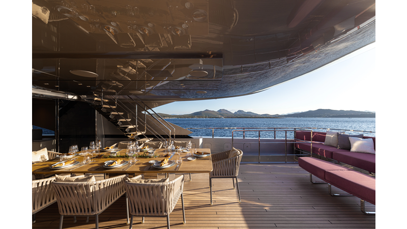FLYING DAGGER III - Yacht for sale