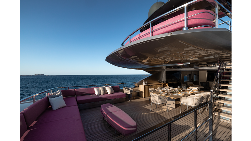 FLYING DAGGER III - Yacht for sale