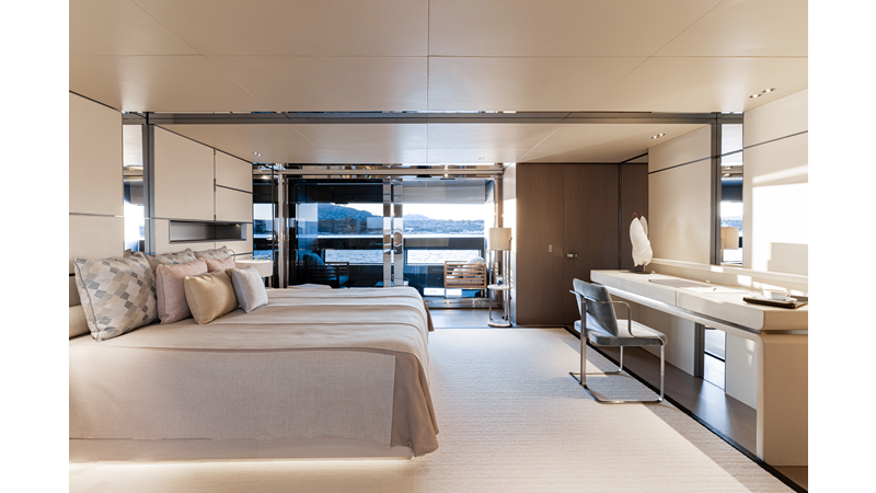 FLYING DAGGER III - Yacht for sale