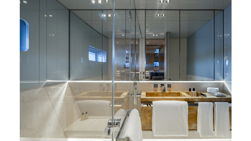 FLYING DAGGER III - Yacht for sale