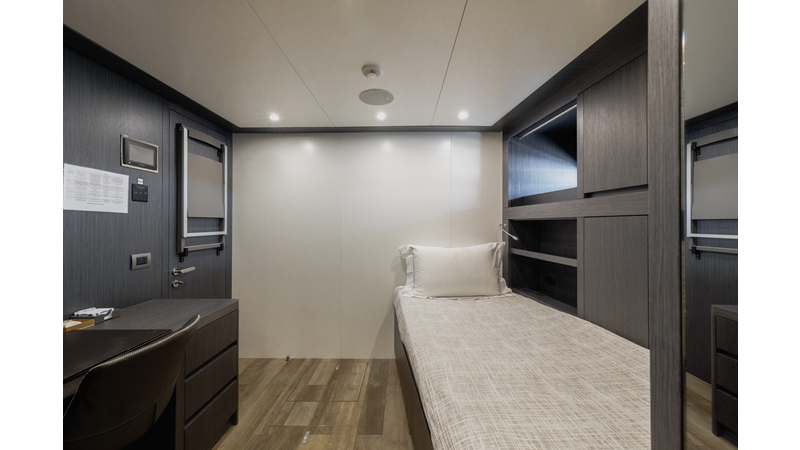 FLYING DAGGER III - Yacht for sale