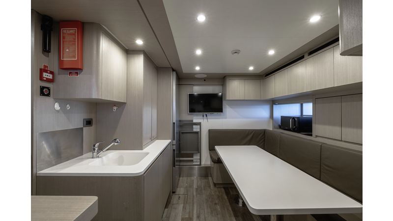 FLYING DAGGER III - Yacht for sale