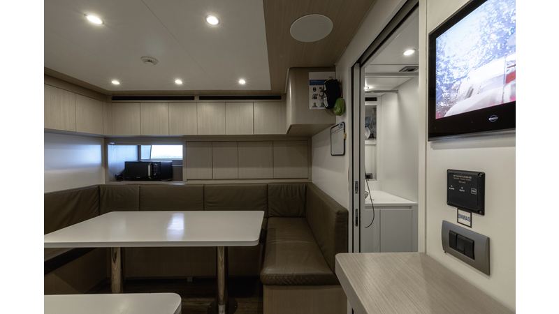 FLYING DAGGER III - Yacht for sale