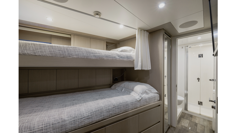 FLYING DAGGER III - Yacht for sale