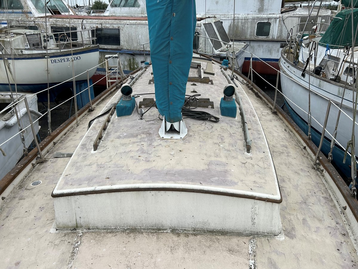 Cabin top looking Aft